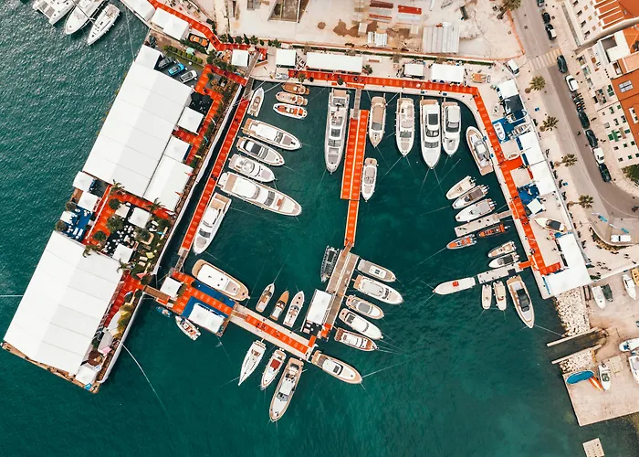 Split Dog Friendly Hotels