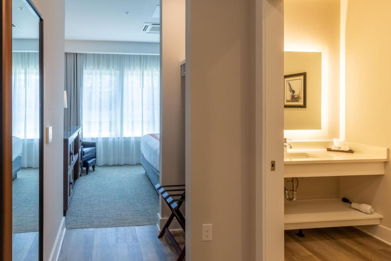 Resort Micro Room King Bed
