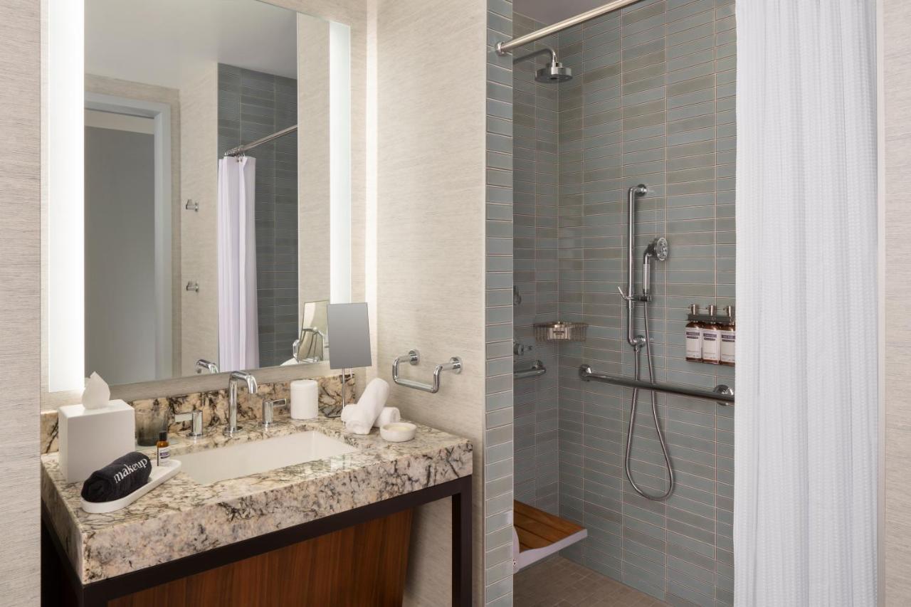 King Room Roll Shower Disability Access