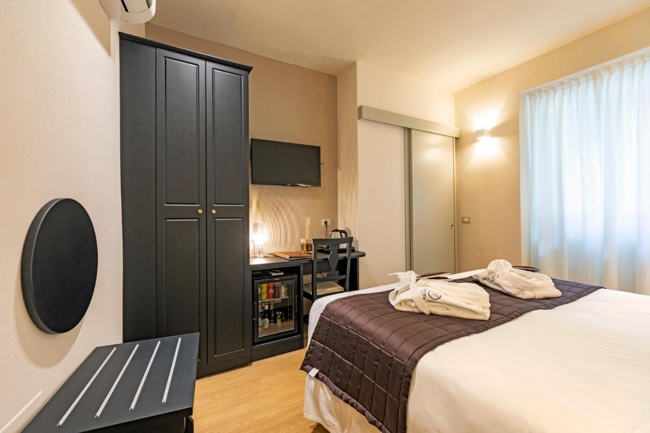 Deluxe Double Room Lake View