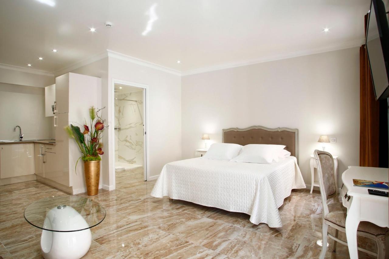 Deluxe King Suite