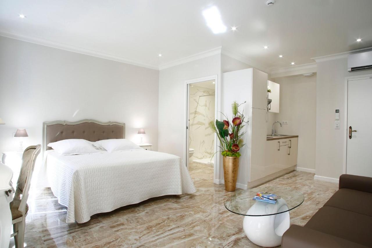 Deluxe King Suite