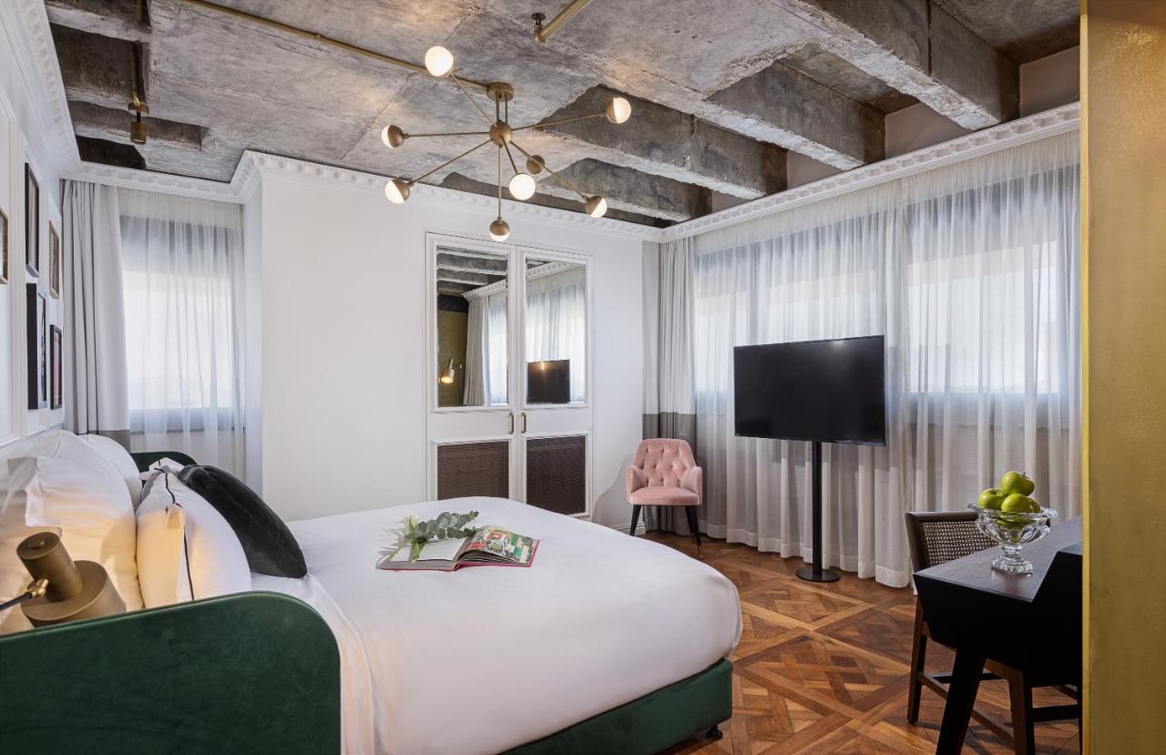 Deluxe Triple Room City View