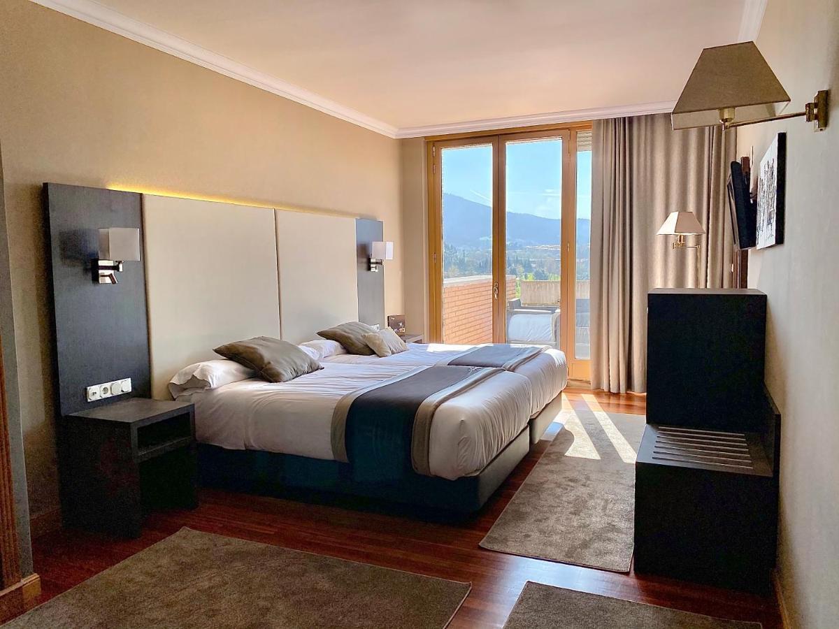 Double or Twin Room Terrace