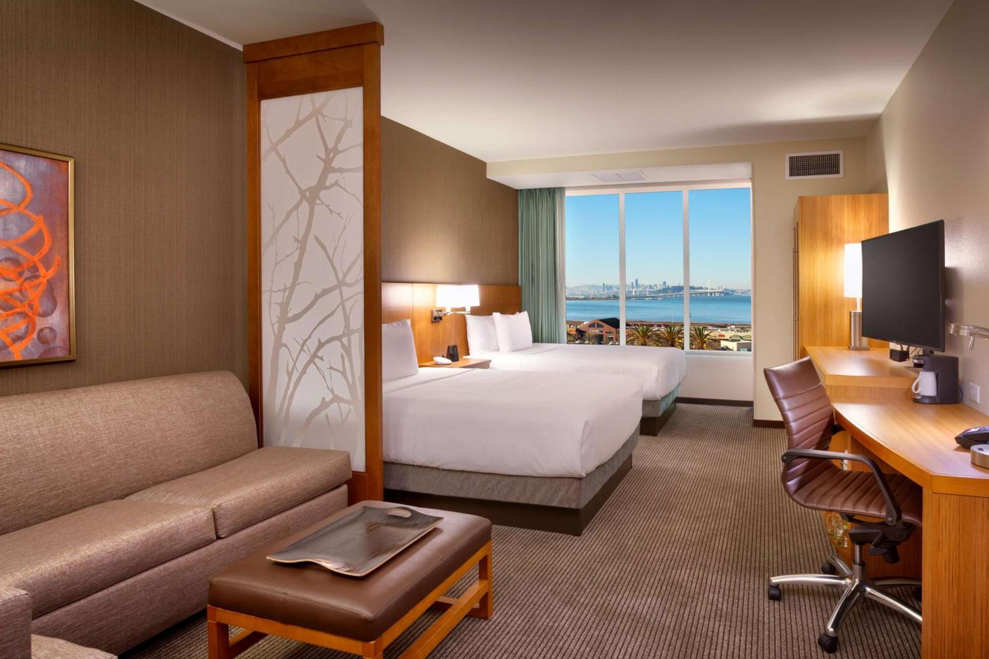 Queen Room with Two Queen Beds and Sofa Bed - High Floor