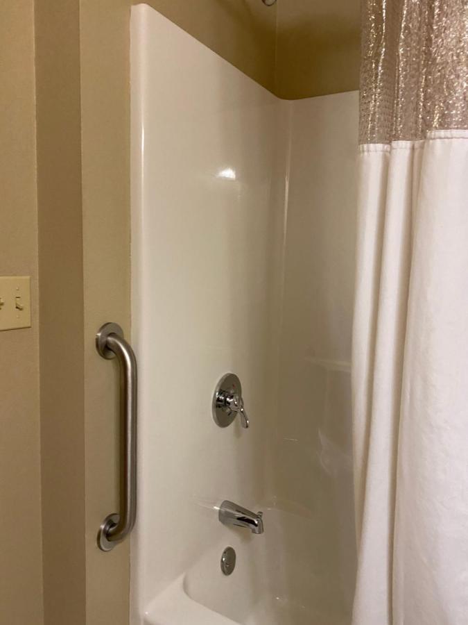 Queen Room Disability Access or Non-Smoking