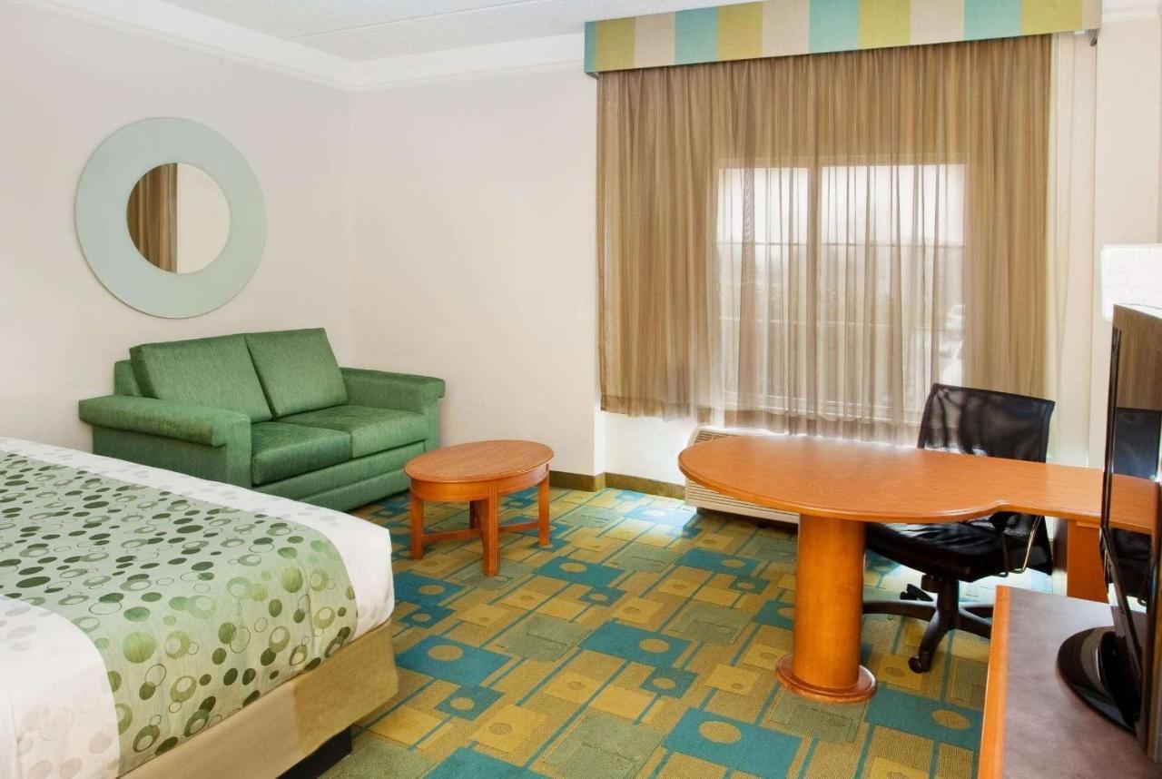 Deluxe King Room with Sofa Bed