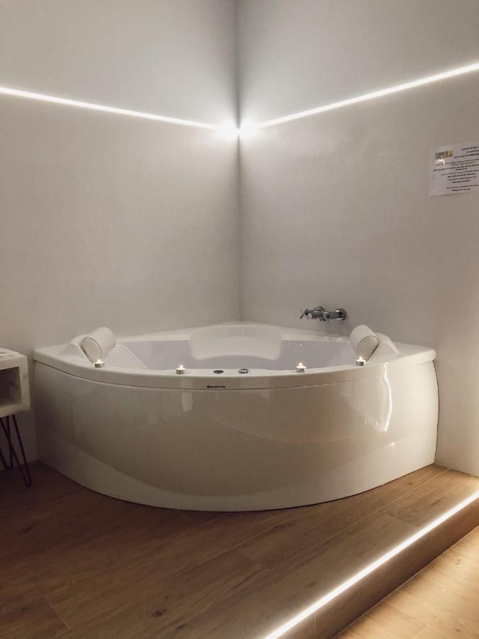 Queen Room Spa Bath
