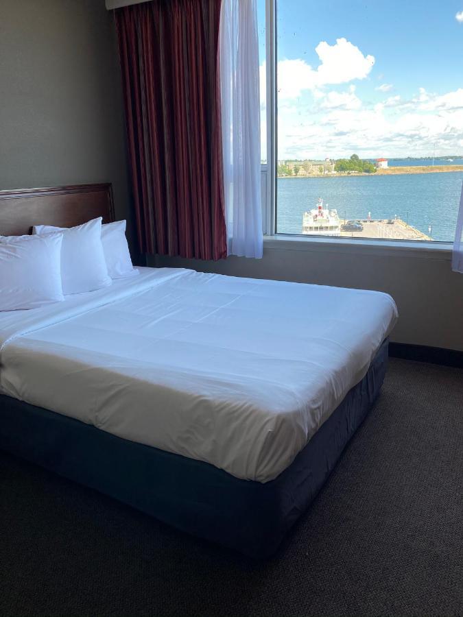 Small Queen Room Lake View