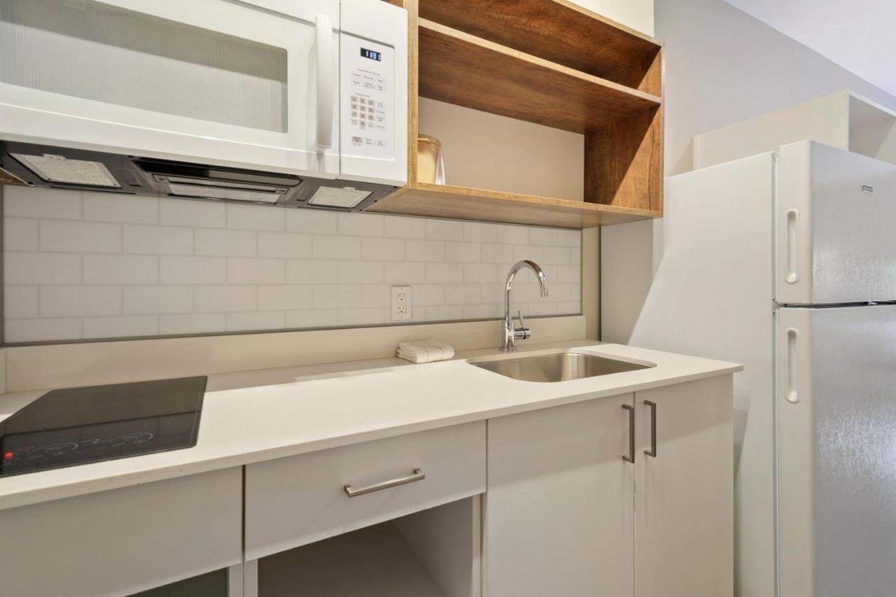 Ideal Studio with Two Queen Beds - Non-Smoking