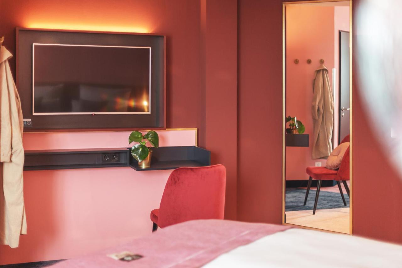 Standard Queen Room