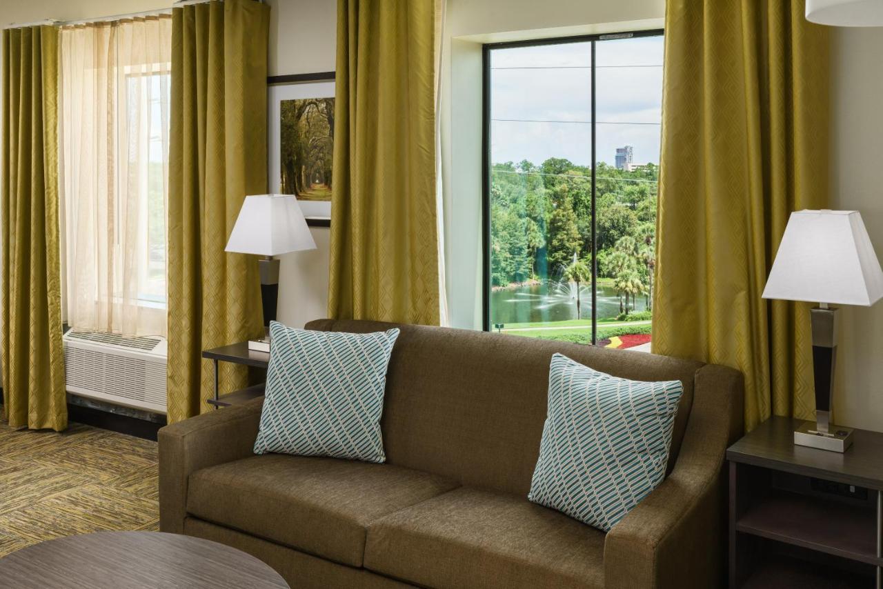 One-Bedroom Suite with King Bed Mobility Access Tub - Non-Smoking