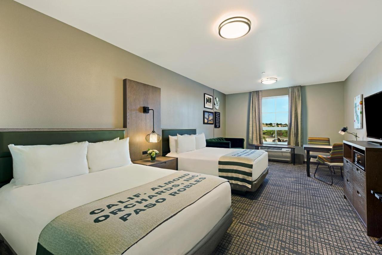 2 Queen Suite