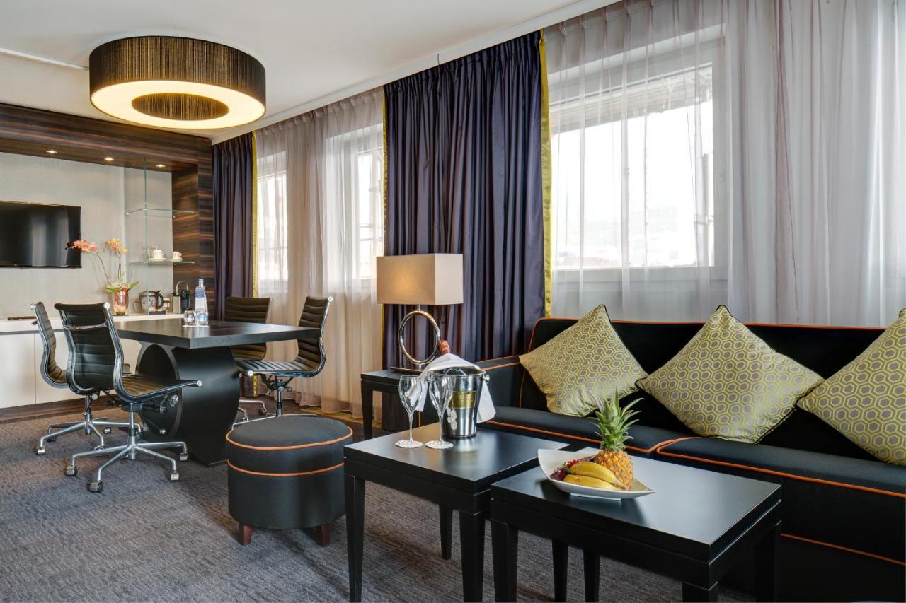 Grand Suite with Lake View
