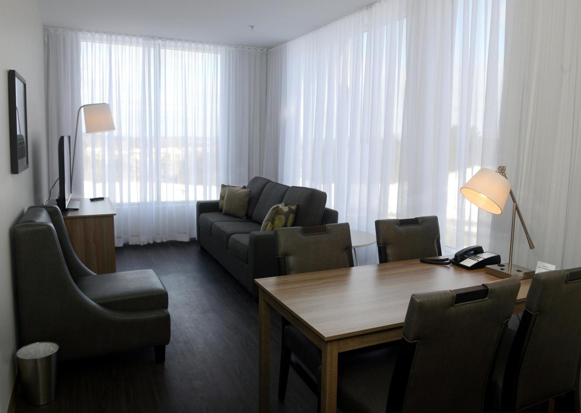 One-Bedroom King Suite with Sofa Bed - Non-Smoking