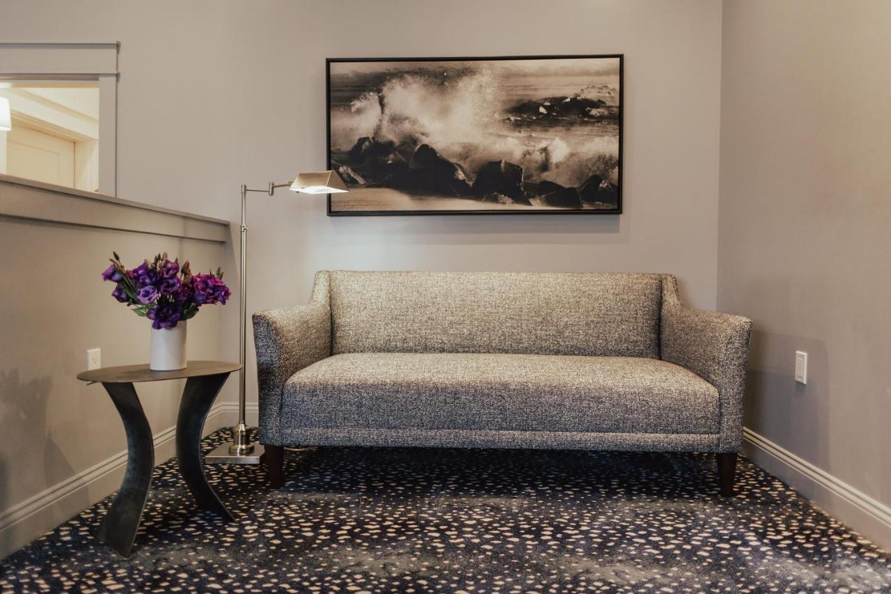 King Suite Sitting Room