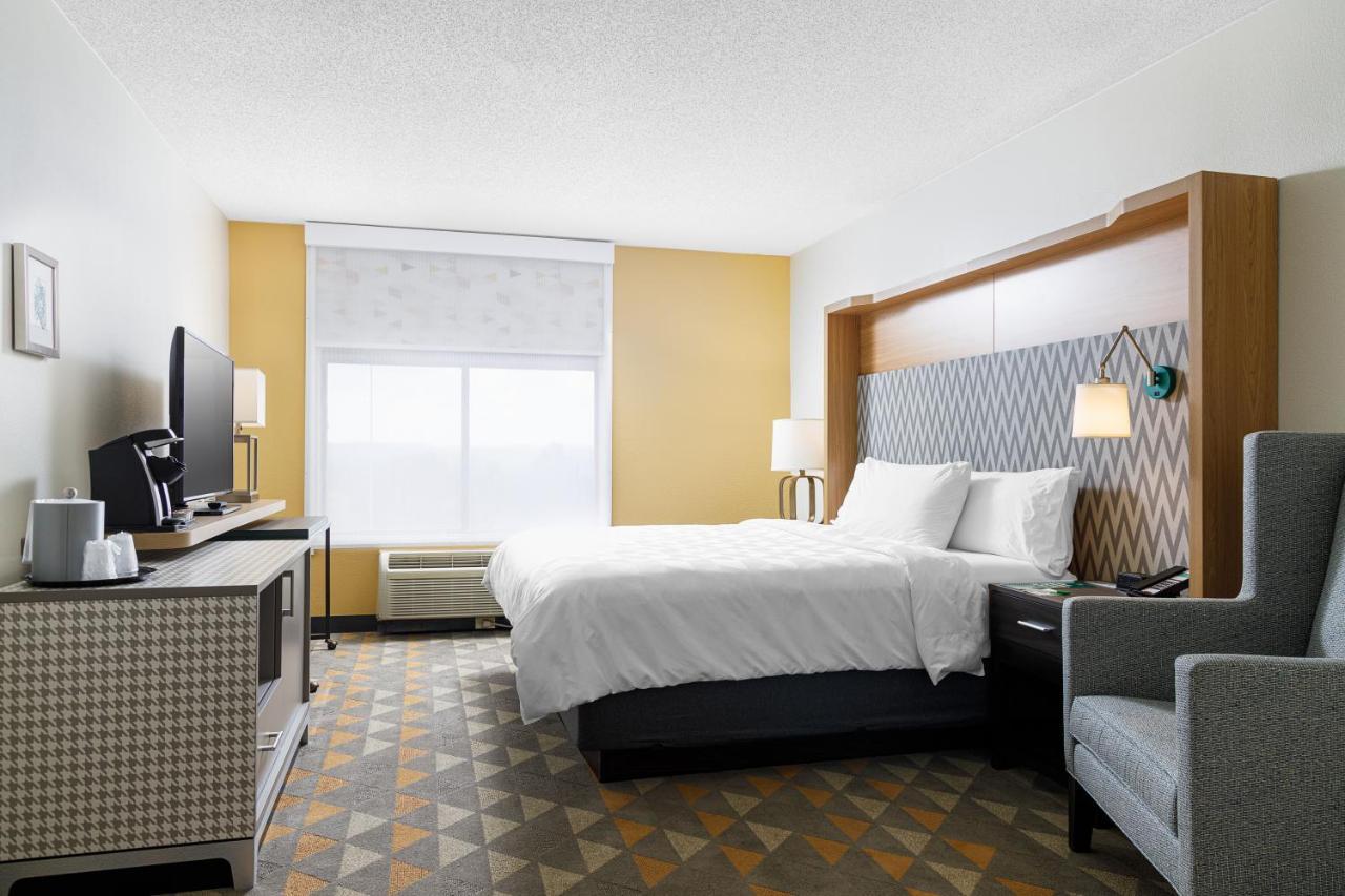 Standard King Room with Sofa Bed