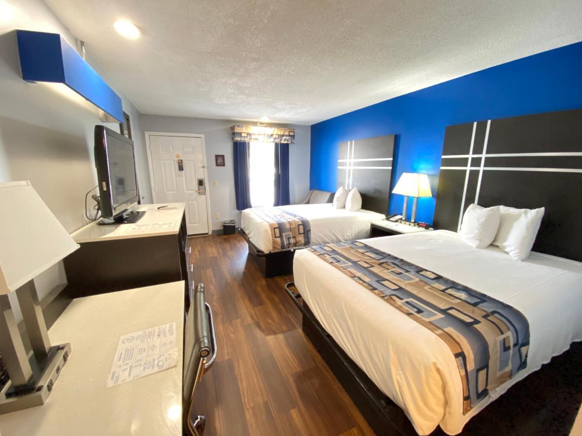 Deluxe Double Room with Two Double Beds - Non-Smoking