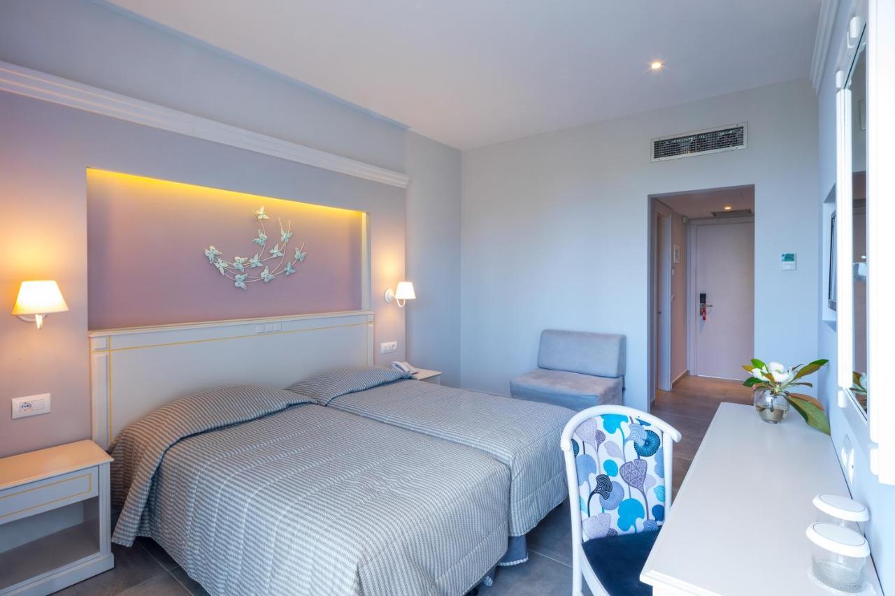 Superior Double or Twin Room Sea View