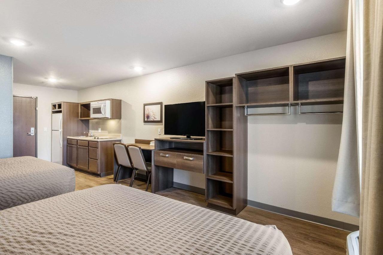 Standard Queen Room with Two Queen Beds - Non-Smoking