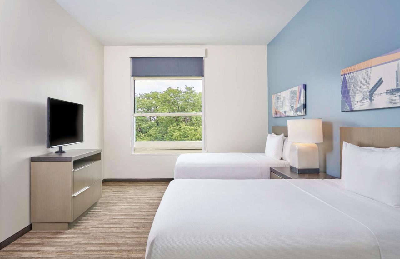 Queen Room Two Queen Beds Sofa Bed Shower Disability Access