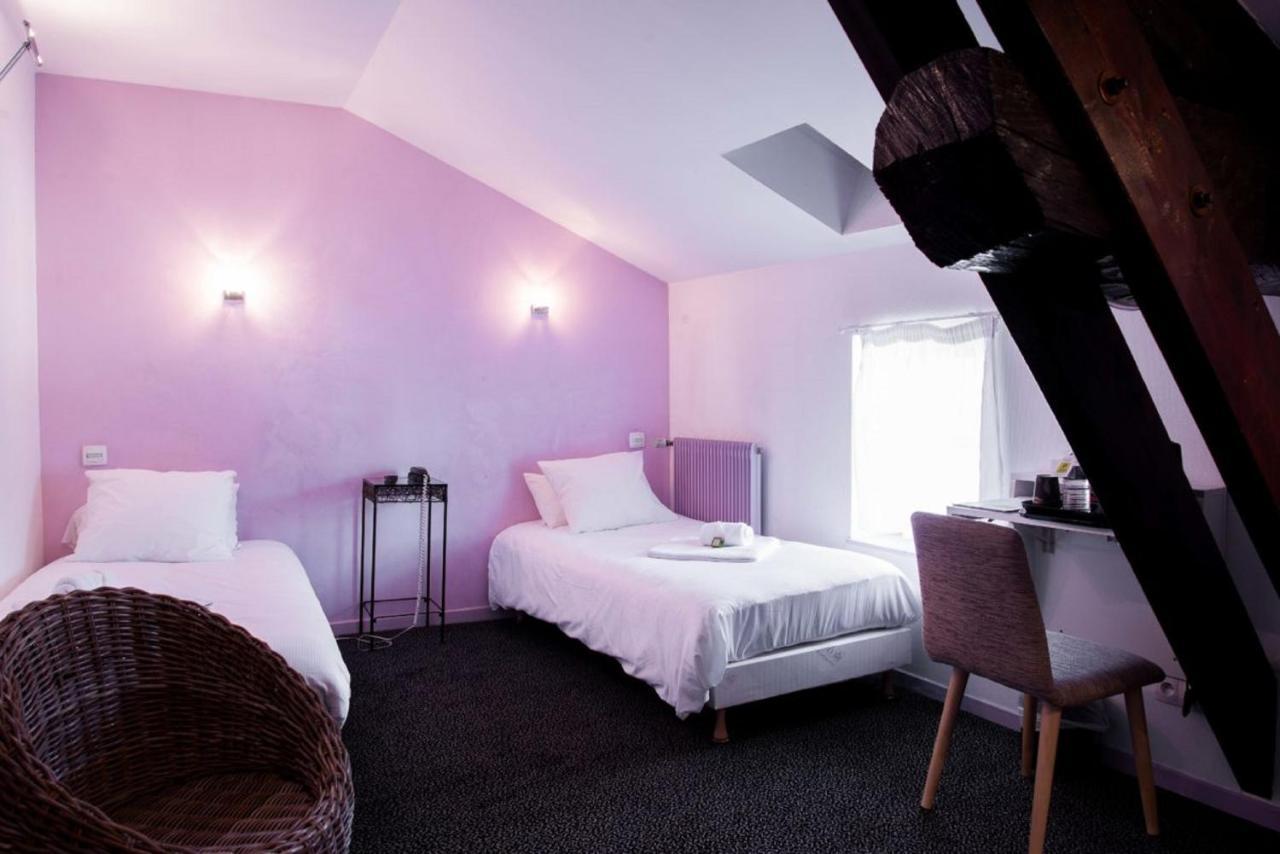 Twin Room,1550983021:JPEG