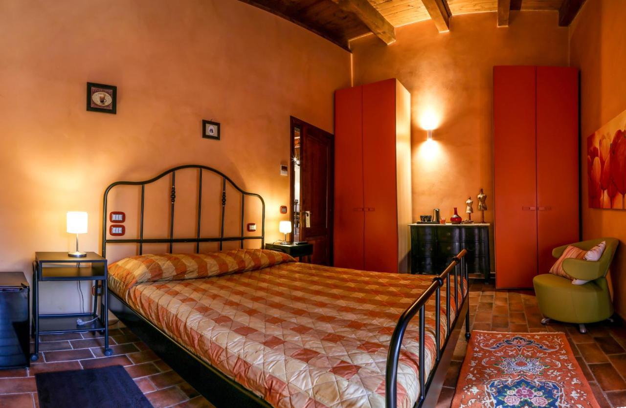 Deluxe Double Room Shower