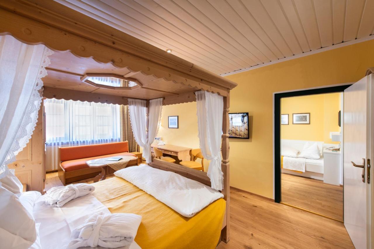Two Connecting Double Rooms