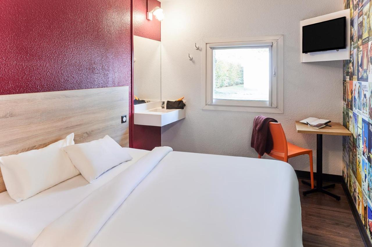 Tandem Room