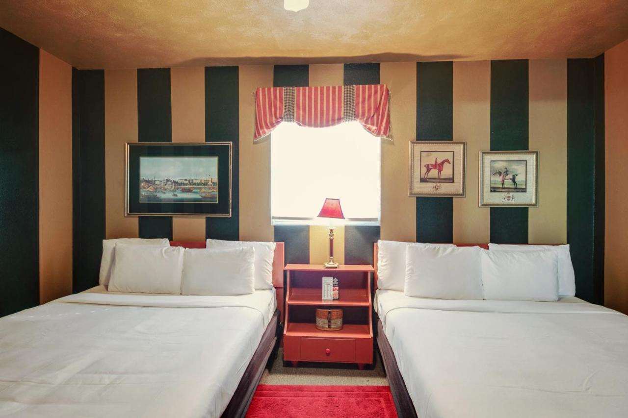 Queen Suite