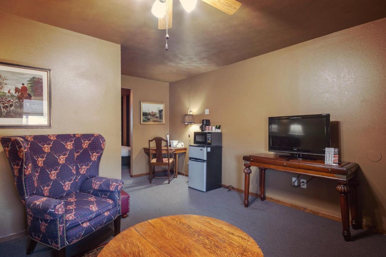 Queen Suite