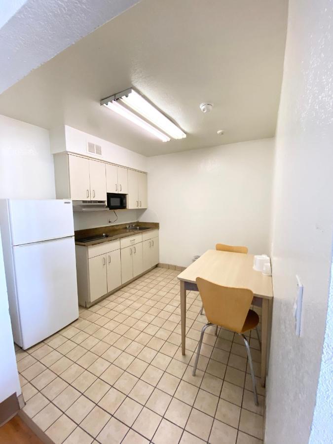 Standard Kitchen Room with– One Queen Bed