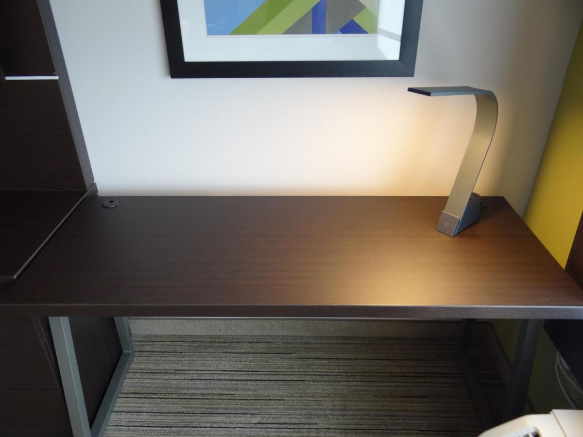 Standard King Room with Mobility Accessible Roll-In Shower