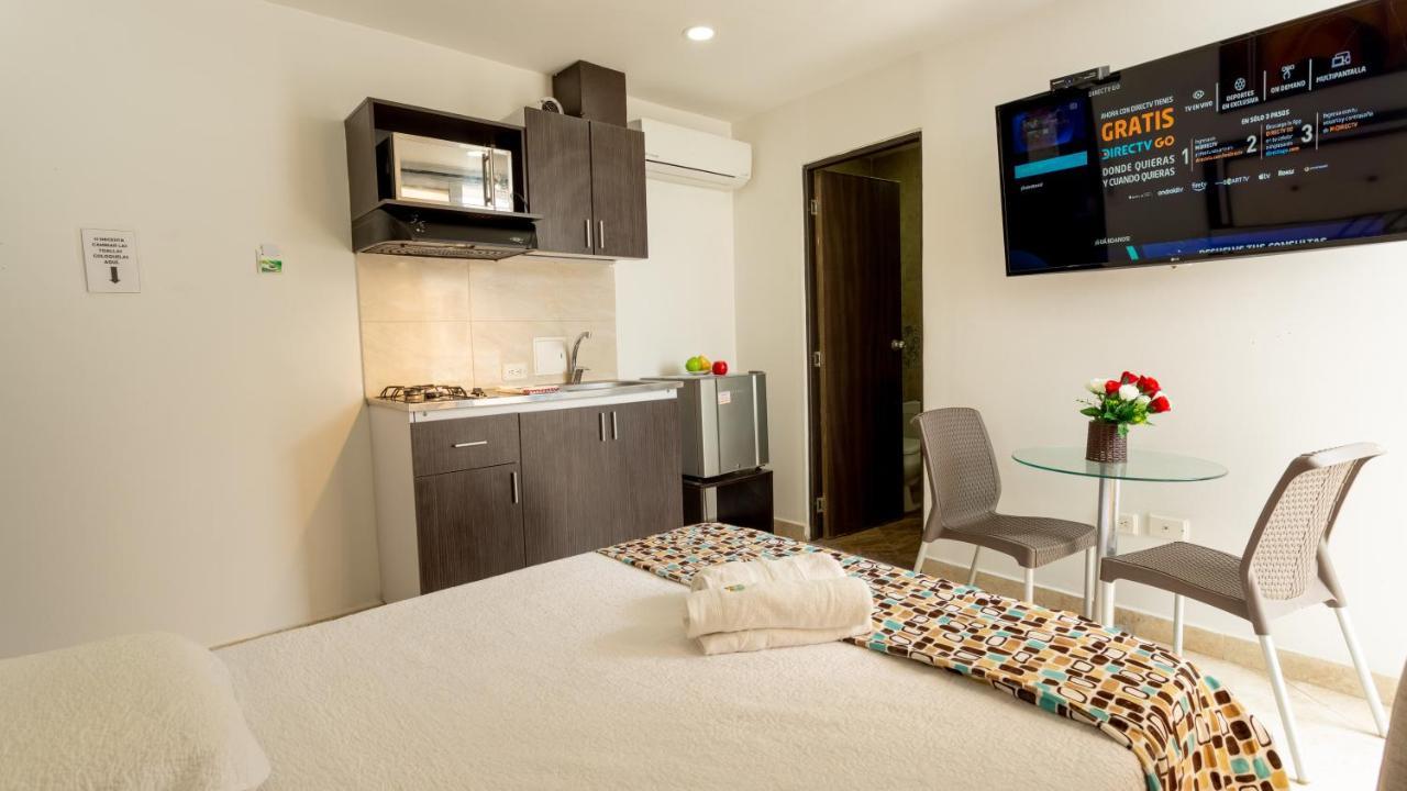 Habitacion doble con vista parcial al lago