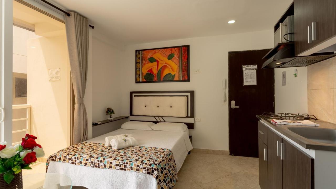 Habitacion doble con vista parcial al lago