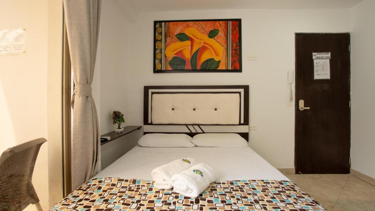 Habitacion doble con vista parcial al lago