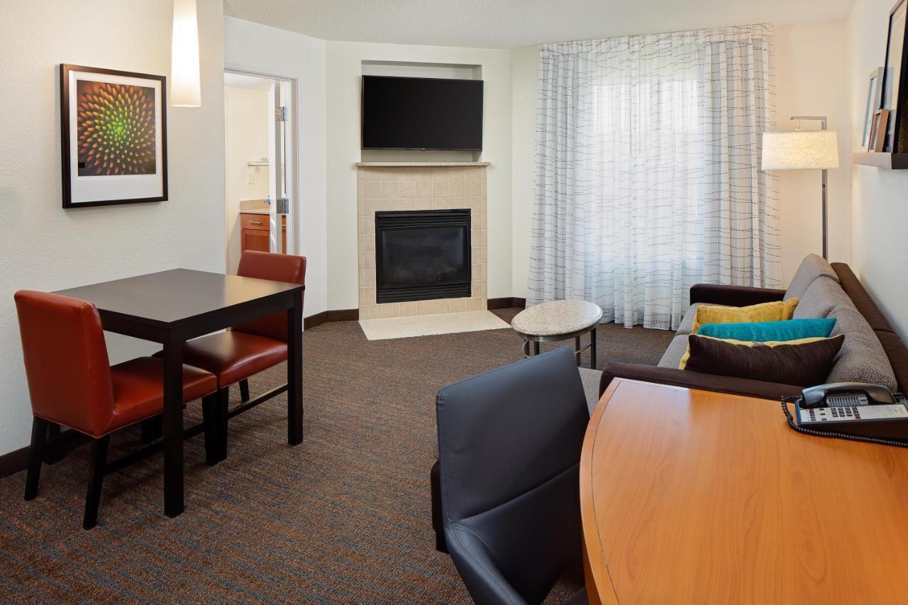 One-Bedroom King Corner Suite,1357485251:JPEG