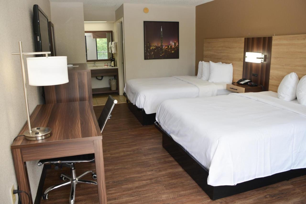 One-Bedroom Suite with Two Queen Beds - Non-Smoking