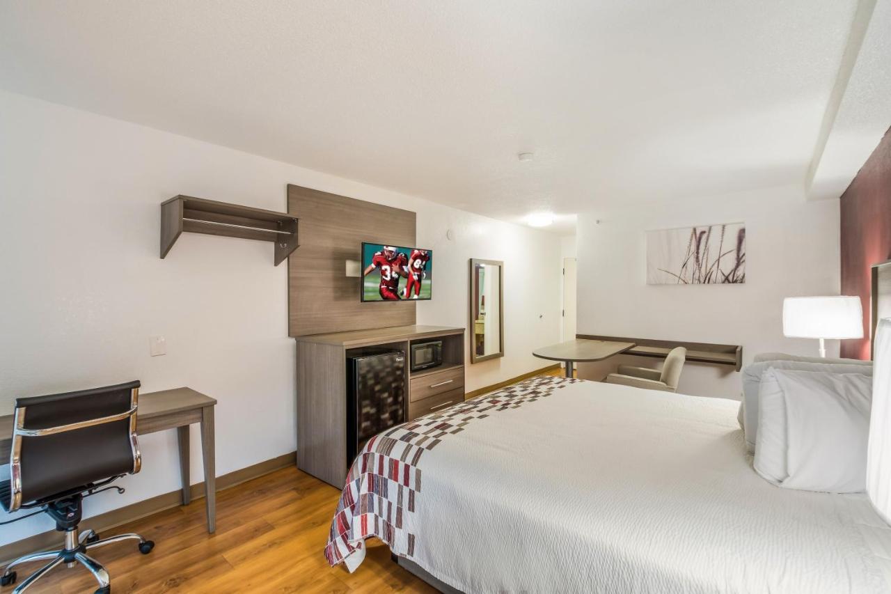 Superior King Room – Disability Access Non-Smoking
