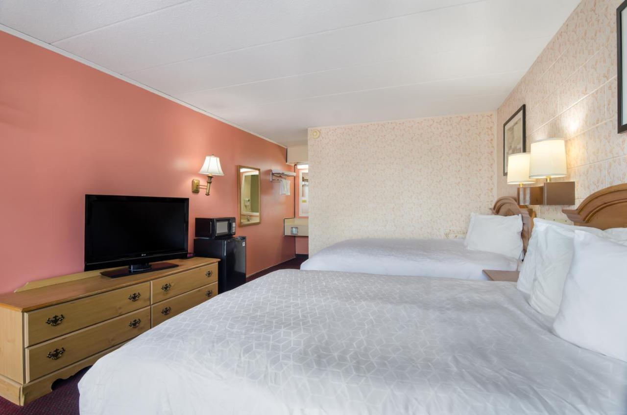 2 Queen Beds Non Smoking