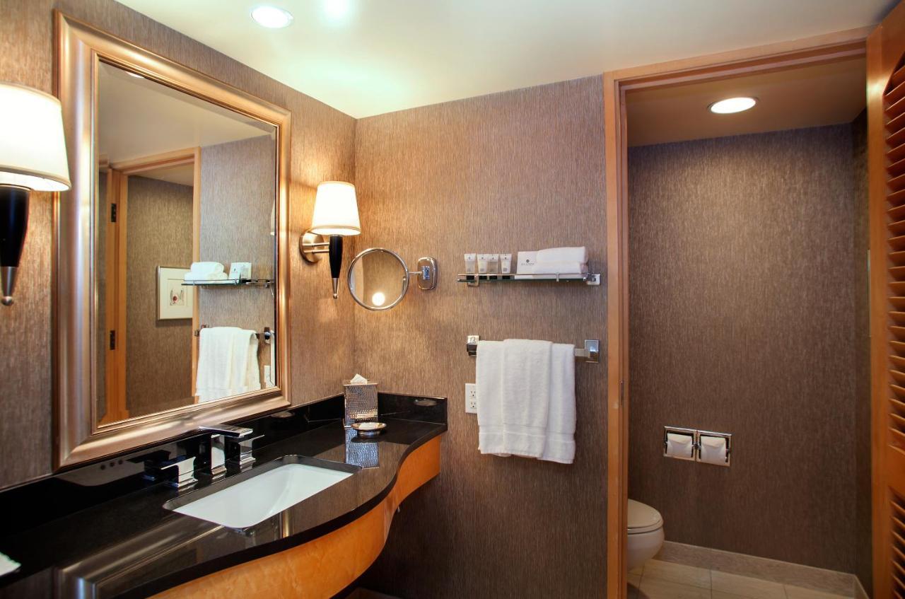 Quarto Duplo Deluxe com 2 Camas de Casal