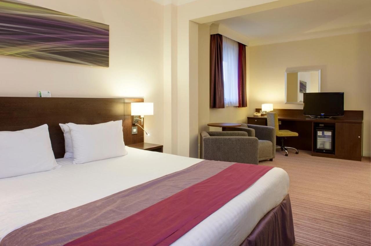 Premium Queen Room