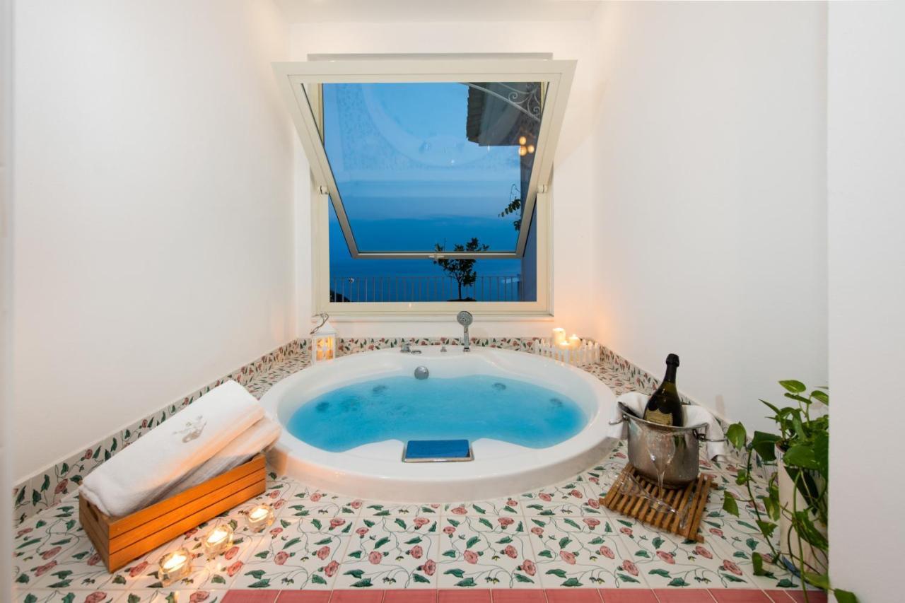 King Suite Spa Bath,761518819:JPEG