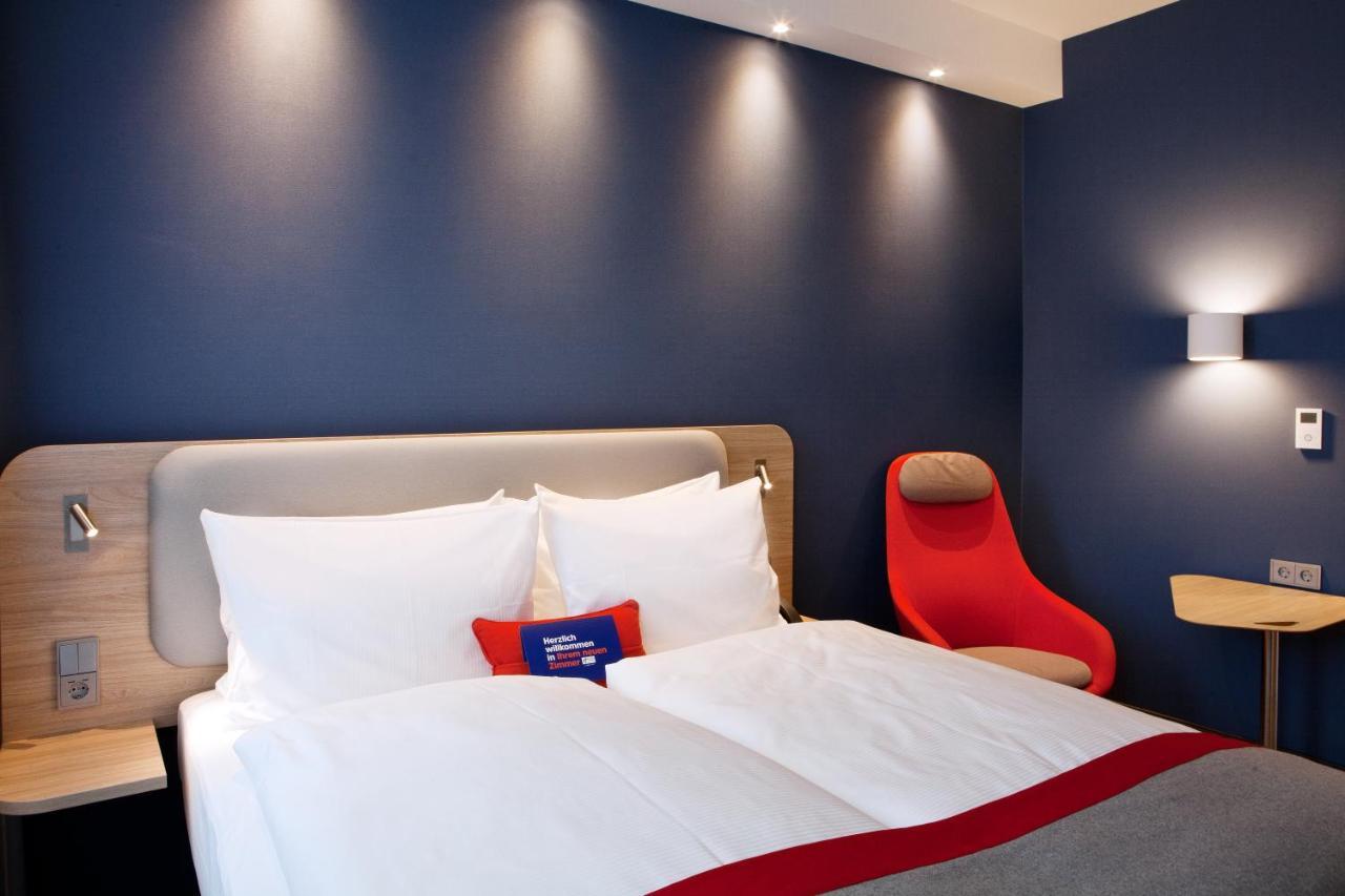 Standard Doppelzimmer mit Schlafsofa und Mini-Kühlschrank
