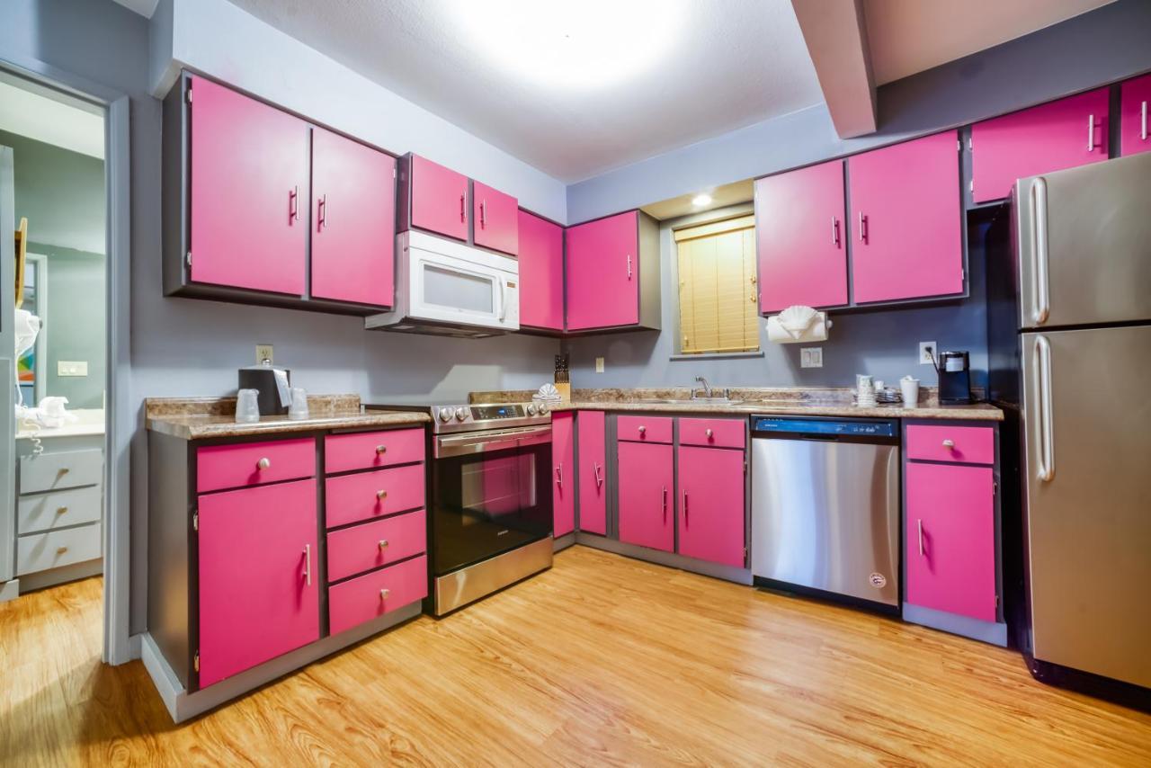 One-Bedroom Suite Kitchen