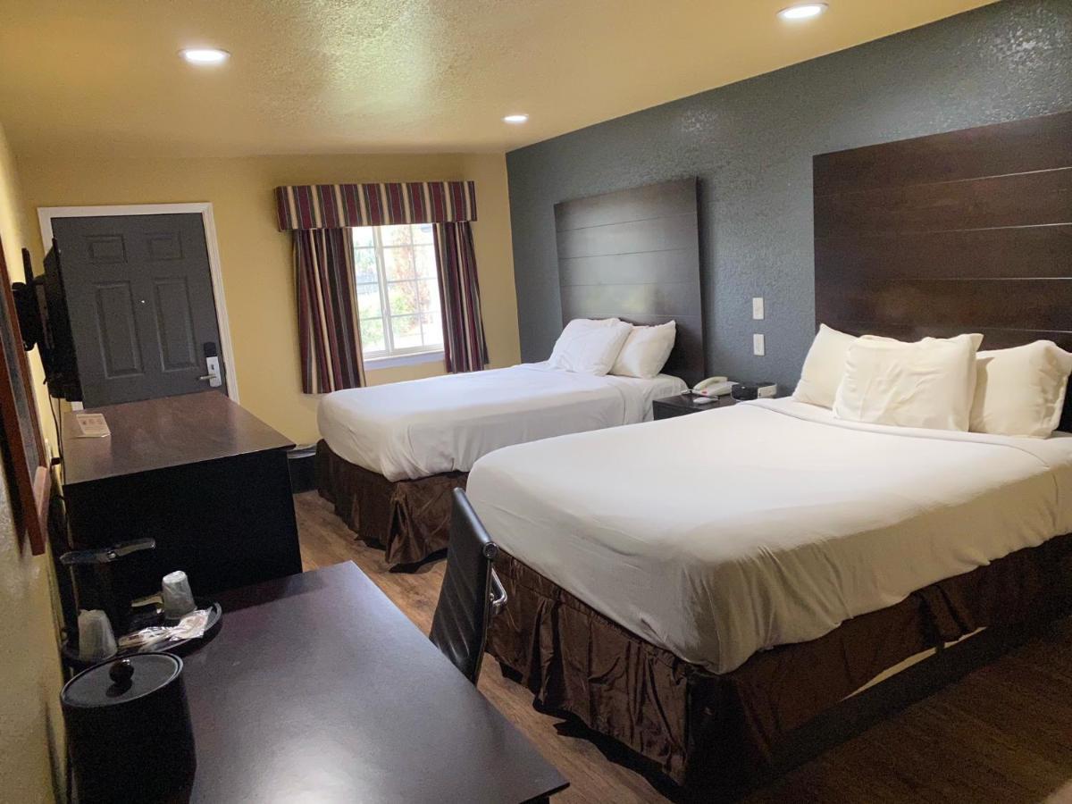 Queen Room Two Queen Beds