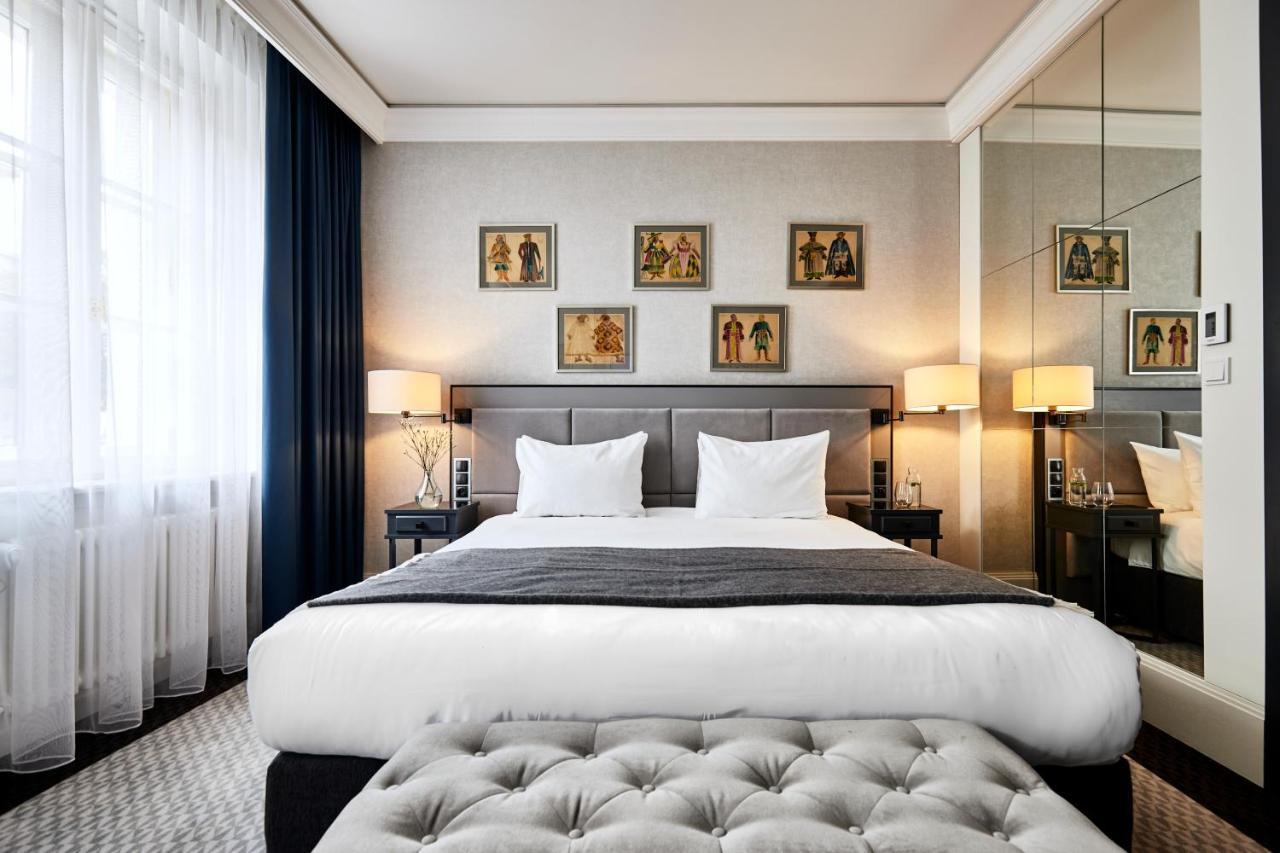 Large Double or Twin Room