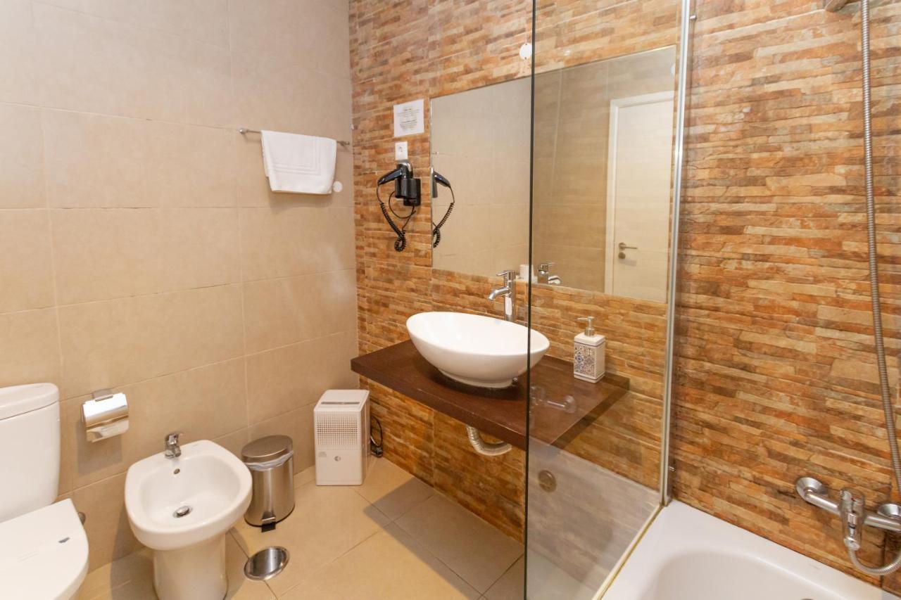 One-Bedroom Apartment (4 Adults)