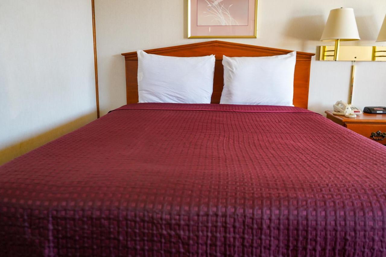 Queen Room Two Queen Beds
