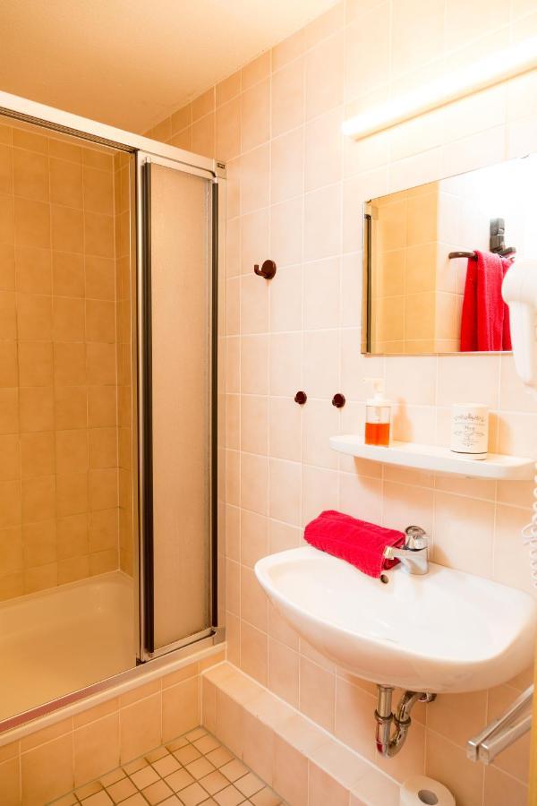 Doppelzimmer mit Balkon